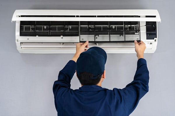 Tech Looks at HVAC System